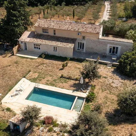 Holiday home Mas Provencal Lou Pesquie - Avec Piscine Roquemaure (Gard)